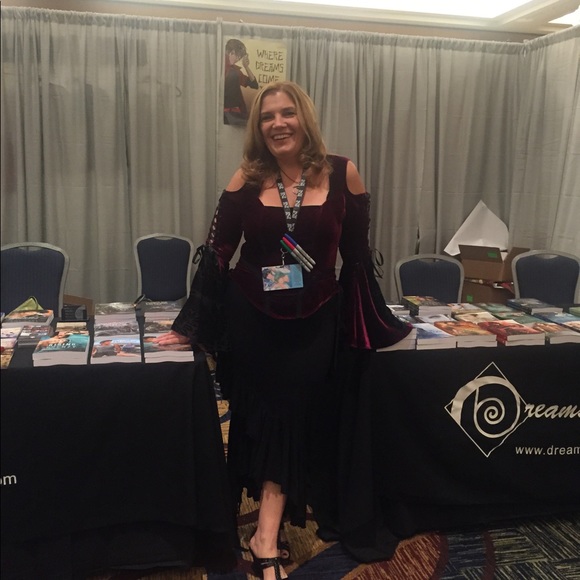 Bekah's Closet - Picture 3 of 11